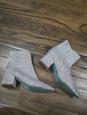 Betsey Johnson Kyla Rhinestone Booties Pointed Toe Size 6